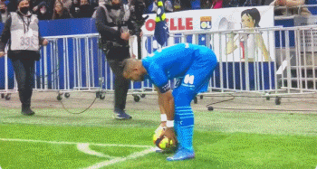 几乎零角度都能进，这准度离谱