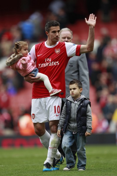 欧冠半场：蒂尔破门，阿尔瓦雷斯扳平，埃因霍温1-1马竞