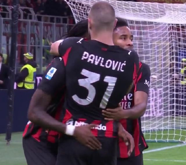 内维尔：顶级联赛中输球是正常现象，阿森纳不应因此慌乱