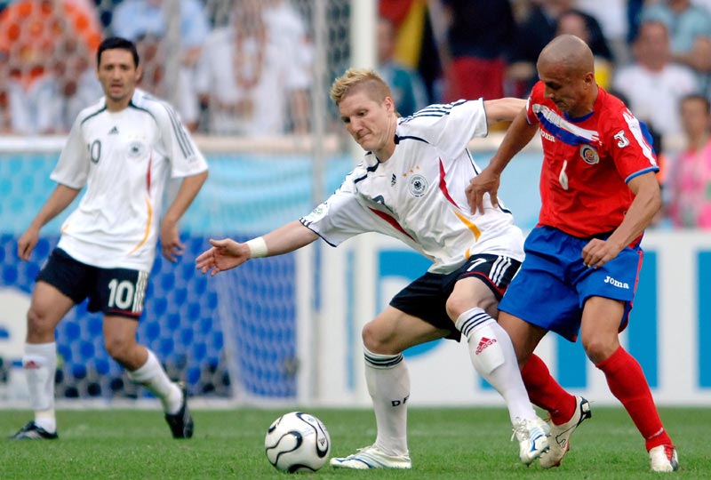 邮报：穆帅在土耳其住的酒店为奥斯曼宫殿改建，他钟爱室内泳池