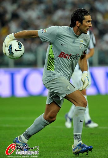 科尔：我们还没找到稳定的轮换体系，显然我们得先等库里回来