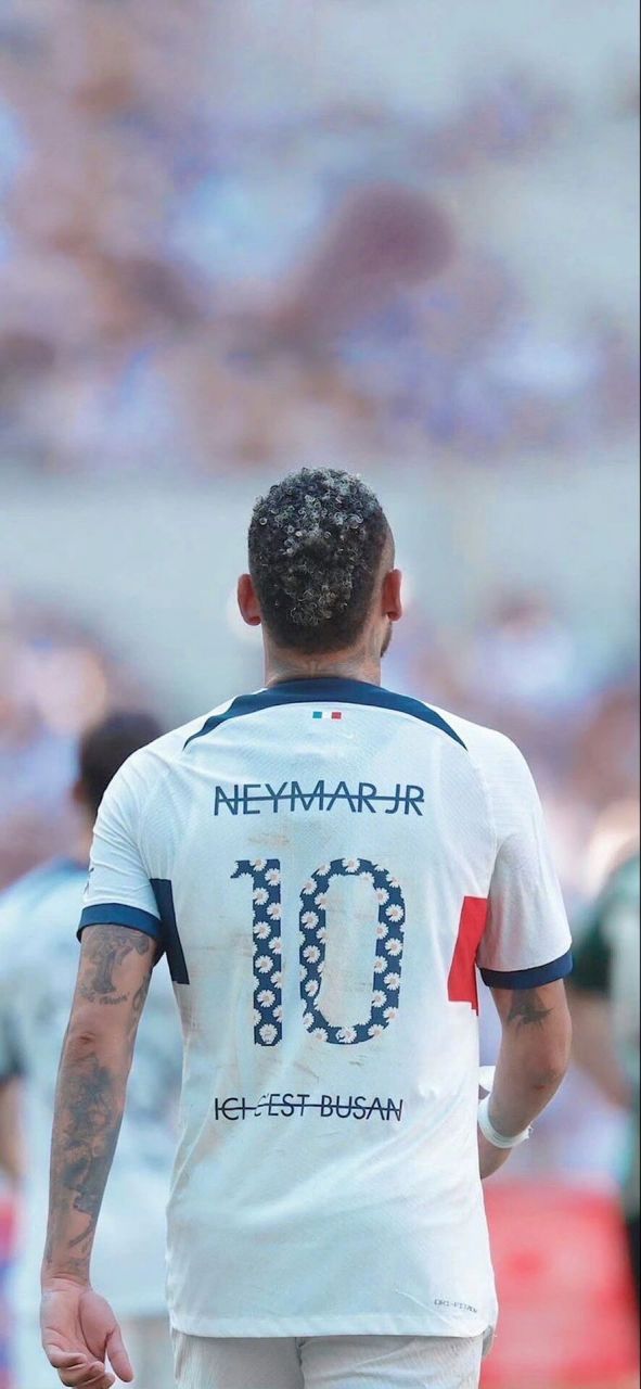 13岁零343天，阿森纳小将成为青年欧冠历史上最年轻出场球员